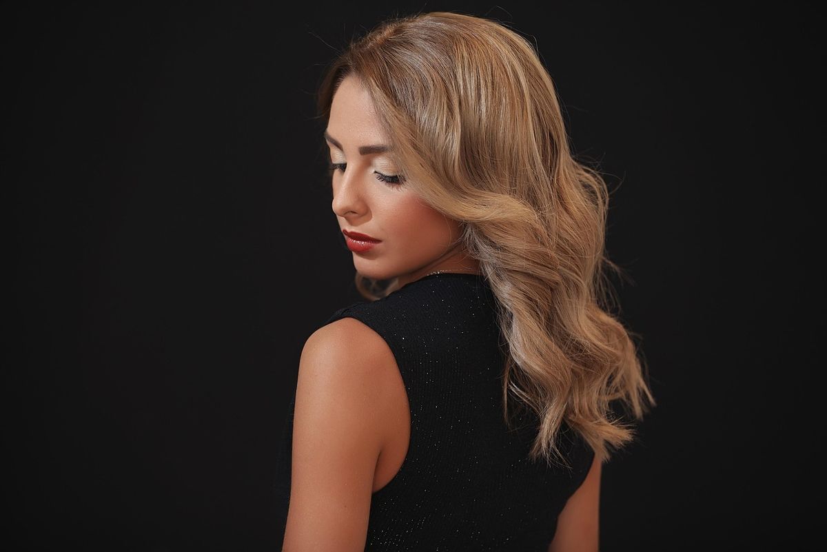 Welche Styling-Tricks lassen mich sofort größer wirken?