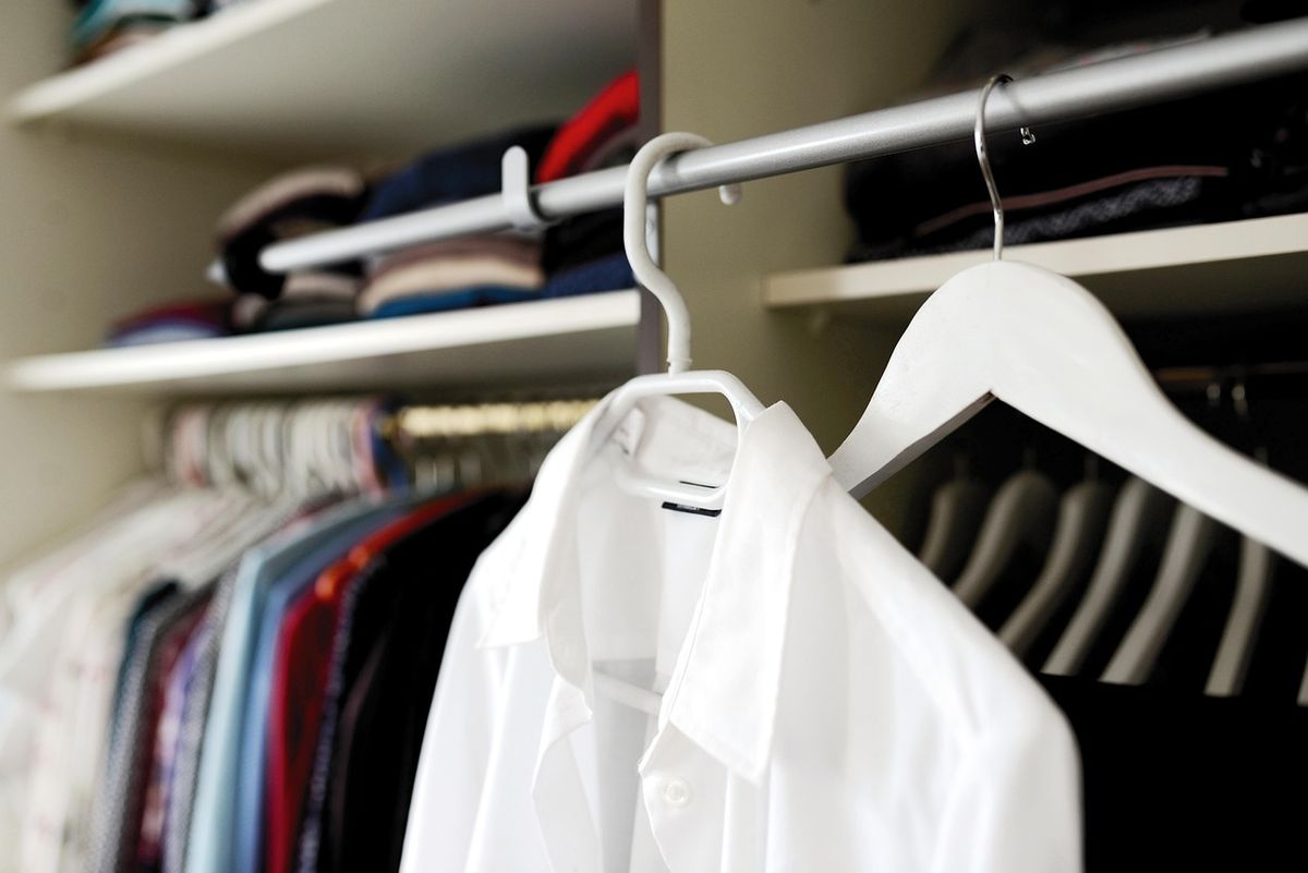 Wie baue ich eine nachhaltige Garderobe mit zeitlosen Basics auf?